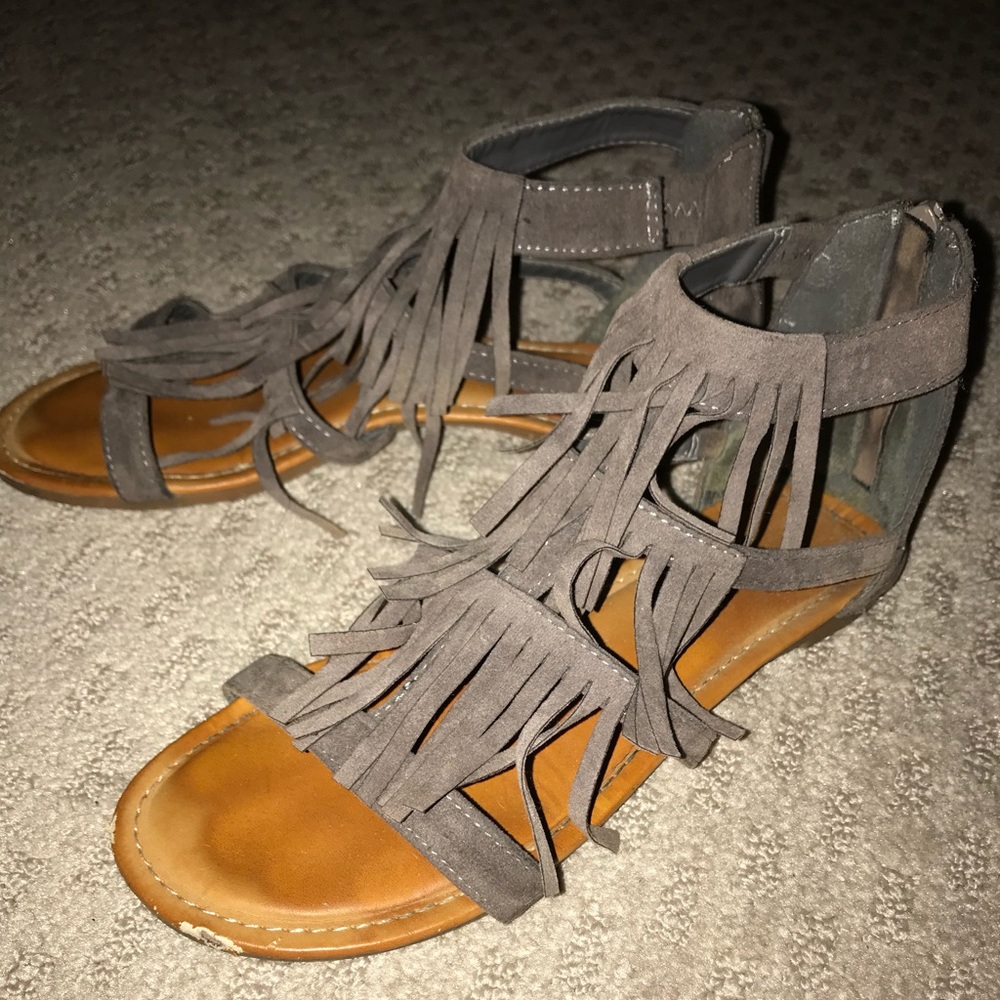 Fringe sandals